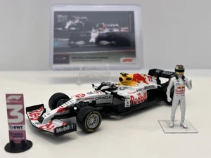 Sergio "Checo" Perez Red Bull Racing Turkey 2021 GP 1:43 Figure w/ Pit Board - Picture 1 of 6