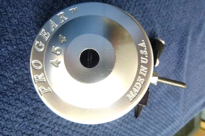 PRO GEAR 454 HEAVY DUTY FISHING REEL VERY CLEAN - Image 1 of 4