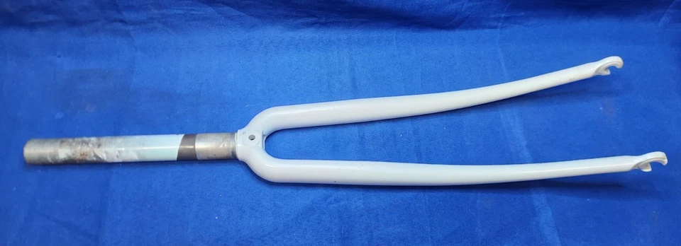 Новый из старых запасов 80-е 700 C 1 дюйм резьба 190/30 мм 375 мм ATC БЕЛЫЙ АЛЮМИНИЙ? Лезвие вилки CR-MO - Изображение 1 из 4