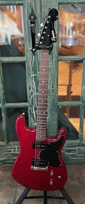 Guitarra Eléctrica Squier Paranormal Strat-o-Sonic SS en Rojo Carmesí Transparente Foto 1 de 4