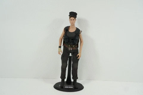 Hot Toys Terminator Sarah Connor Judgement Day 1:6 Action Figure Custom Body Cover