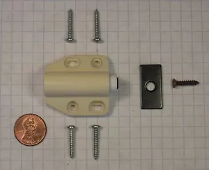 FUTABA #D-7 - ELFENBEIN MAGNET-SCHIEBERIEGEL, KUNSTSTOFF, 15mm Überwurf, für holztüren - Bild 1 von 6