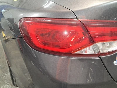 Luz trasera del conductor sedán cuarto de panel montado se adapta a 15-16 200 415783 Foto 1 de 4