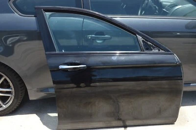 Mercedes Benz E63 S 2020 W213 AMG puerta delantera derecha del lado del pasajero carcasa completa Foto 1 de 4