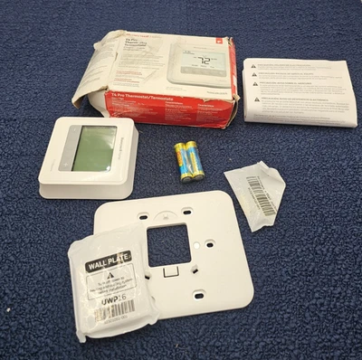 Honeywell TH4110U2005 Home ProSeries T4 Pro Programmable Thermostat HVAC - Image 1 of 4