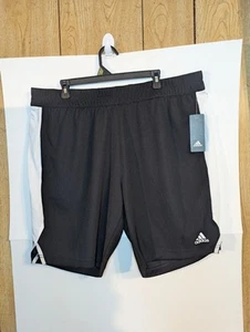 Pantaloncini sportivi Adidas da uomo allenamento golf 2XL MSRP $40 mesh nero e bianco nuovi con etichette - Foto 1 di 6