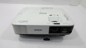 Epson PowerLite 2250U WUXGA 3LCD Projector - Lamp Timer : 2450 Hours - Afbeelding 1 van 3