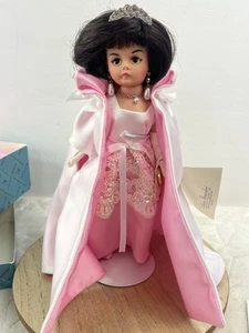 "Vestido Abrigo Jackie Shadow Madame Alexander Muñeca Ópera 10"" 75 Aniversario con Caja LEER - Imagen 1 de 22