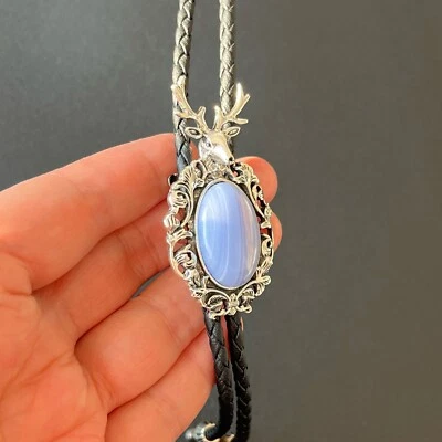 Collar de boda vaquero vintage con base de alce plateado y piedra de ágata azul para hombre Foto 1 de 4