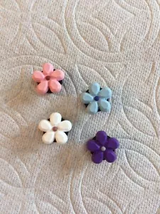 CIONDOLI PER SCARPE FIORI JIBBITZ ADATTI A CROCS ZOCCOLI FIORI CIONDOLI ADATTI A CROCS - Foto 1 di 5