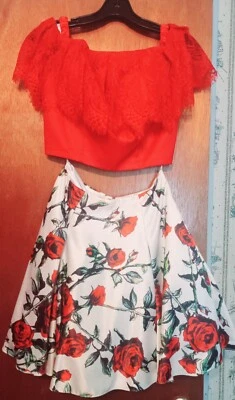 Vestido de Regreso a Casa 2 Piezas, Talla 4 Fuera del Hombro Rojo y Blanco Corto Formal Foto 1 de 4