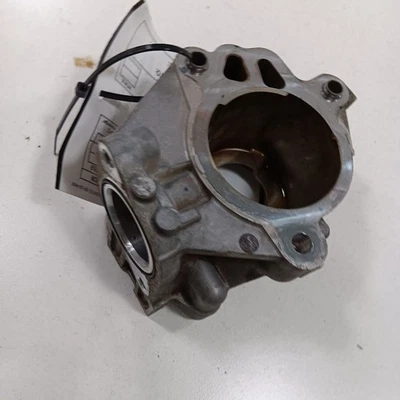 Carcasa de montaje de bomba de combustible para motor Toyota Yaris 1.5 2020 2019 2018 2017 2016 Foto 1 de 4