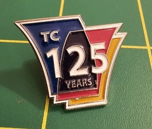 Vintage TC 125 Jahre emaillierte Anstecknadel. (30) - Bild 1 von 2