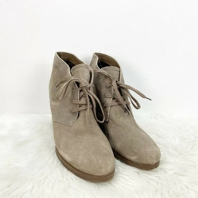 Botines de cuña ocultos de gamuza beige Dolce Vita 10 para mujer Foto 1 de 4