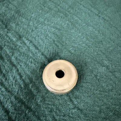 Trompeta King 601 - Repuesto Tapa válvula inferior Foto 1 de 4