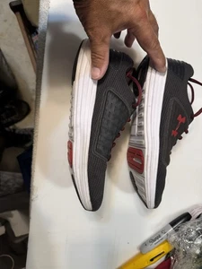 Herren Under Armour Surge Laufschuh Größe 8 - Bild 1 von 6