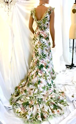 PRECIOSO VESTIDO FLORAL DE SEDA CON VOLANTES DE TREN LILY OF THE WEST Foto 1 de 4