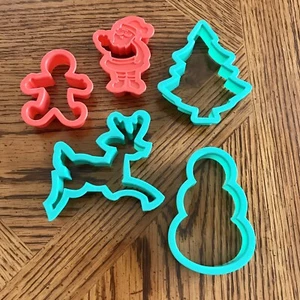 New Vintage Lot of Five (5) FARBERWARE 3” & 4” HOLIDAY Cookie Cutters - Picture 1 of 7