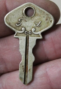 Old Antique Script Ford Model "T" Automobile Key #72 - Picture 1 of 2