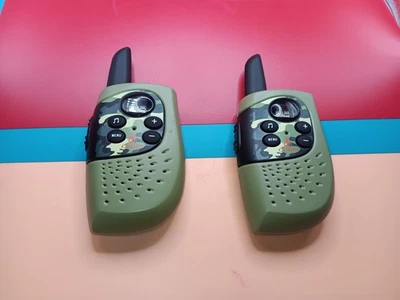 Cobra Green Camo- Walkie Talkies He130g 16-mile 2-way Radios - Image 1 of 4