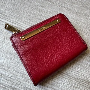 Fossil Liza Red Leather Coin Wallet Zip Around 4x3 Cute Gold Accent - Picture 1 of 5