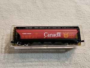 Model Power N Scale Canada Red Feeight Car # 3488 - Picture 1 of 5