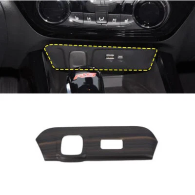 Cubierta de panel USB para encendedor de cigarrillos de grano de madera para Chevrolet Trax 2023 2024 Foto 1 de 4