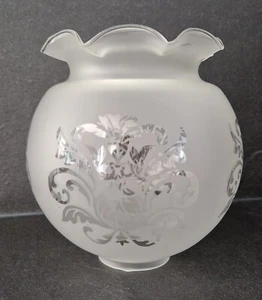 Alter Lampenschirm aus satiniertem Glas mit Ornamenten * Öffnung Ø 5cm * Ø 14cm - Bild 1 von 6