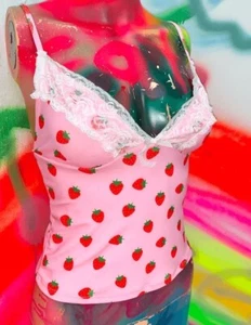Omighty O-mighty strawberry fields with lace trimming and white bow cami top - Picture 1 of 8
