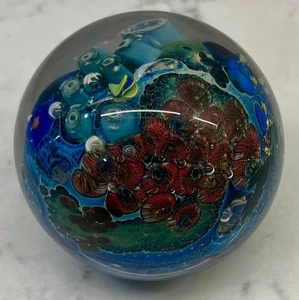 Signierter Josh Simpson bewohnter Planet/Ozean Briefbeschwerer 3 1/2" - Bild 1 von 4