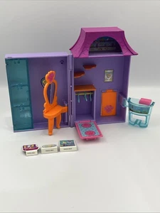 Juego de salón de mascotas Polly Pocket Happenin’ 2001 - Imagen 1 de 15