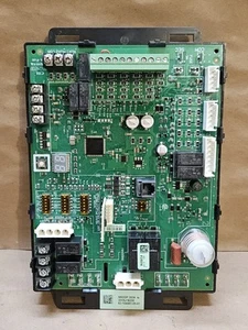 Scheda di controllo forno Rheem Ruud Honeywell 62-104061-05-01 S9233F2024 usata - Foto 1 di 3