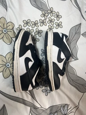 Zapatillas Nike negras/blancas Dunk Panda para niños pequeños (talla 9C) Foto 1 de 4
