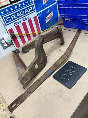 1966 1967 66 67 Pontiac GTO TEMPEST Lemans Juego de soportes de montaje para parachoques delantero Proyecto Foto 1 de 4