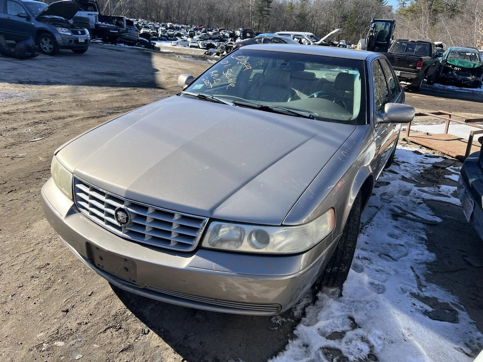 Guardabarros derecho Cadillac Sevilla 98 99 00 01 02 03 04 Foto 1 de 4