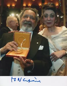 V. S. Naipaul signed 8x11 inch photo autograph - Picture 1 of 1