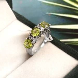 3 Stone Round Cut Natural Peridot 925 Sterling Silver Ring Birthday Gift For Her - Picture 1 of 10