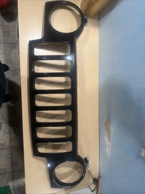 ¡NUEVO! Rejilla original MOPAR 82207199 JEEP LIBERTY 2002-2004 Foto 1 de 4