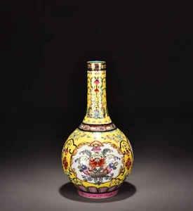 Chinese Antique Qing Dynasty Qianlong Mark Porcelain Flowers Pattern Vases - Picture 1 of 9