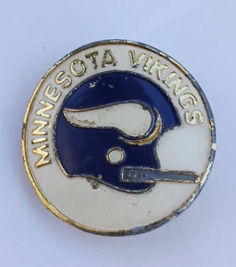 ~Mens Original 1971 Vintage Minnesota Vikings NFL Belt Buckle Football~ - Picture 1 of 2