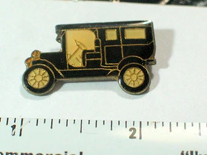 Vintage 1910 Cadillac Pin , Lapel Pin , ** (**) - Picture 1 of 3