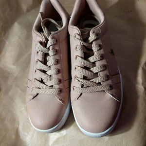 Polo assn., unisex beige training shoes, size 4 - Picture 1 of 9