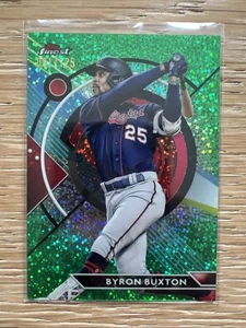 2023 Topps Finest - Byron Buxton #98 Green Speckle Refractor /125 - Picture 1 of 2