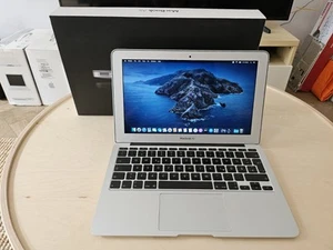 Apple MacBook Air 11" 2010 w/ 1.4 GHz Core 2 Duo - 2 GB RAM - 256 GB SSD - A1370 - Afbeelding 1 van 9