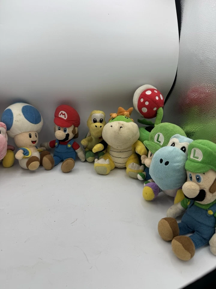 Lote de brinquedos de pelúcia Super Mario – Personagens Nintendo – Mario, Luigi, Yoshi e mais - Imagem 1 de 4