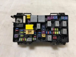 Jeep JK Wrangler TIPM Totally Integrated Power Module 68303924AB 2017-18 168297 - Picture 1 of 7