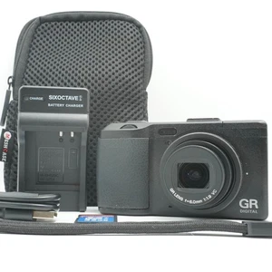 [TOP NEUWERTIG] Ricoh GR Digital IV 10.4MP Kompaktkamera schwarz mit Tasche Ladegerät Japan - Bild 1 von 23