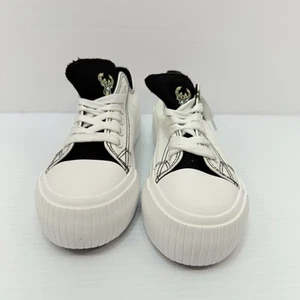 Women’s FOCO Size 6 Milwaukee Bucks low top sneakers, NBA, NWOT, Basketball - Picture 1 of 10