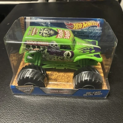 1/24 HOT WHEELS MONSTER JAM GRAVE DIGGER TRUCK 4 TIME CHAMPION GREEN *BRAND NEW* - Image 1 of 3