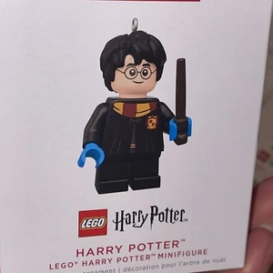 Nuovo con scatola 2022 Hallmark Keepsake ornamento Harry Potter LEGO minifigure bacchetta - Foto 1 di 3